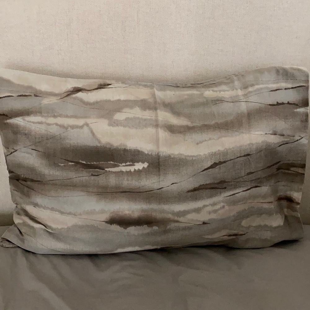 Calvin Klein Standard Sham